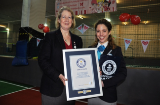 GilbertNetball's tweet photo. Netballers smash World Record for @sportrelief #90for90 #Netball90 #NetballWorldRecord 🏐💪
https://t.co/L0pWPpzwi3 https://t.co/ConzULOla1