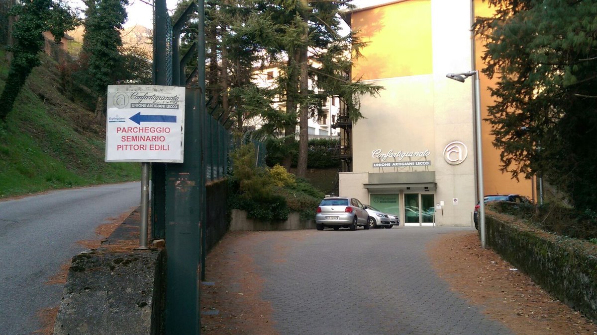 EleKtaResine's tweet photo. #Elekta #gruppogani #elektaresine #linearesine #corsoformativo #lecco #confartigianato #resine #applicazione #pareti https://t.co/Tb71TwXjaw