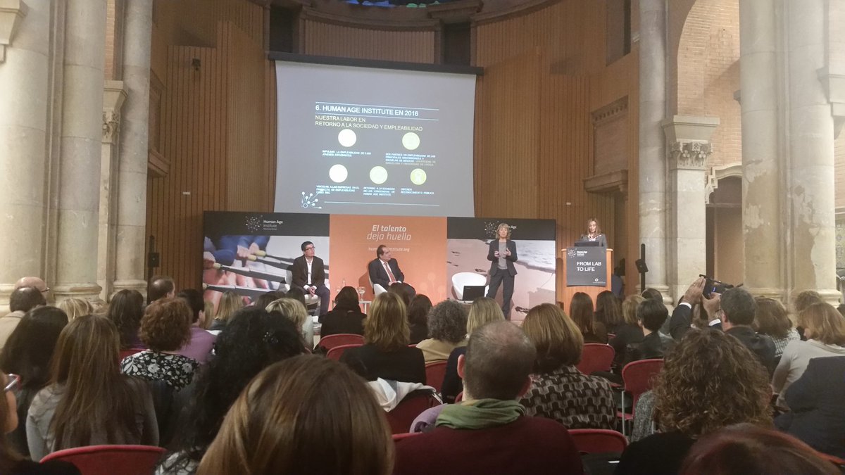 lluismiret's tweet image. @MontseMoliner1 presenta el #TalentHub @IL3_UB @HumanAgeInsES @ALUMNIUB en #FromLabtoLife