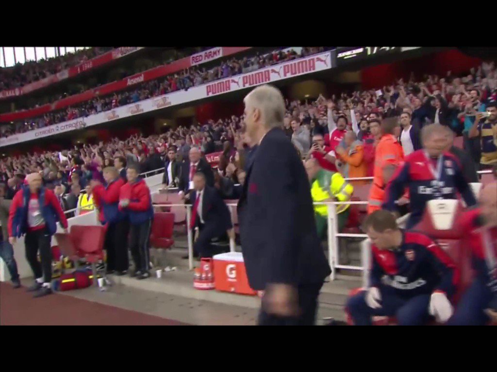 Yeah~ I was on TV #EPL!! Pretty cool! Isnt it!!!! Find me !!
#Coyg#arsenal