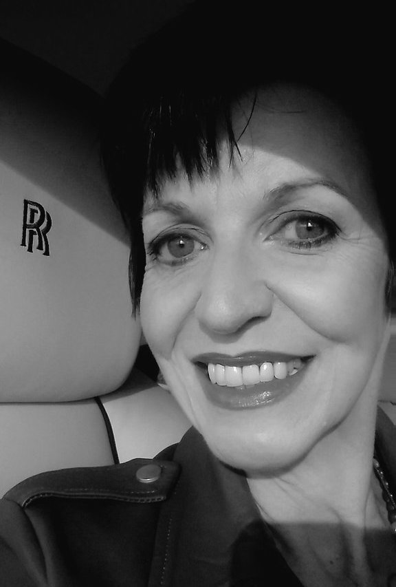 threesixtysteps's tweet image. Q&amp;amp;A with Cindy-Lou Dale 360steps.wordpress.com/2016/02/16/qa-…