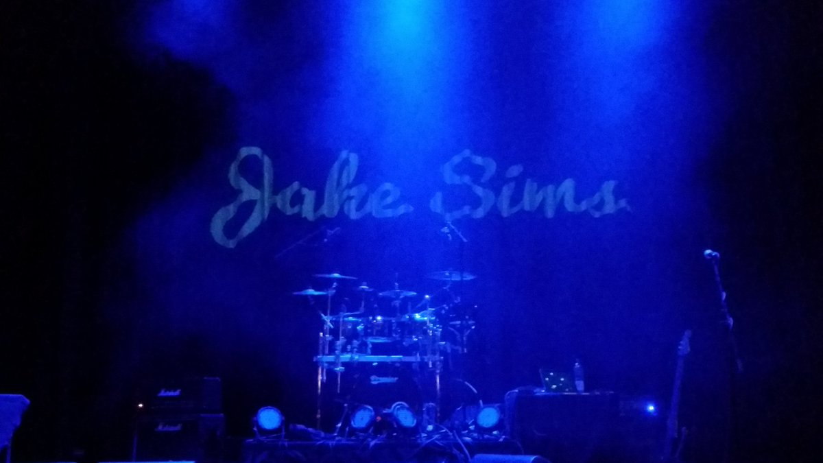 richard_hudd's tweet photo. @jakesims @teralex66 @queenkat123 @staceymaeexxx cracking gig last night. Long time coming. https://t.co/x8QzRkNPG6