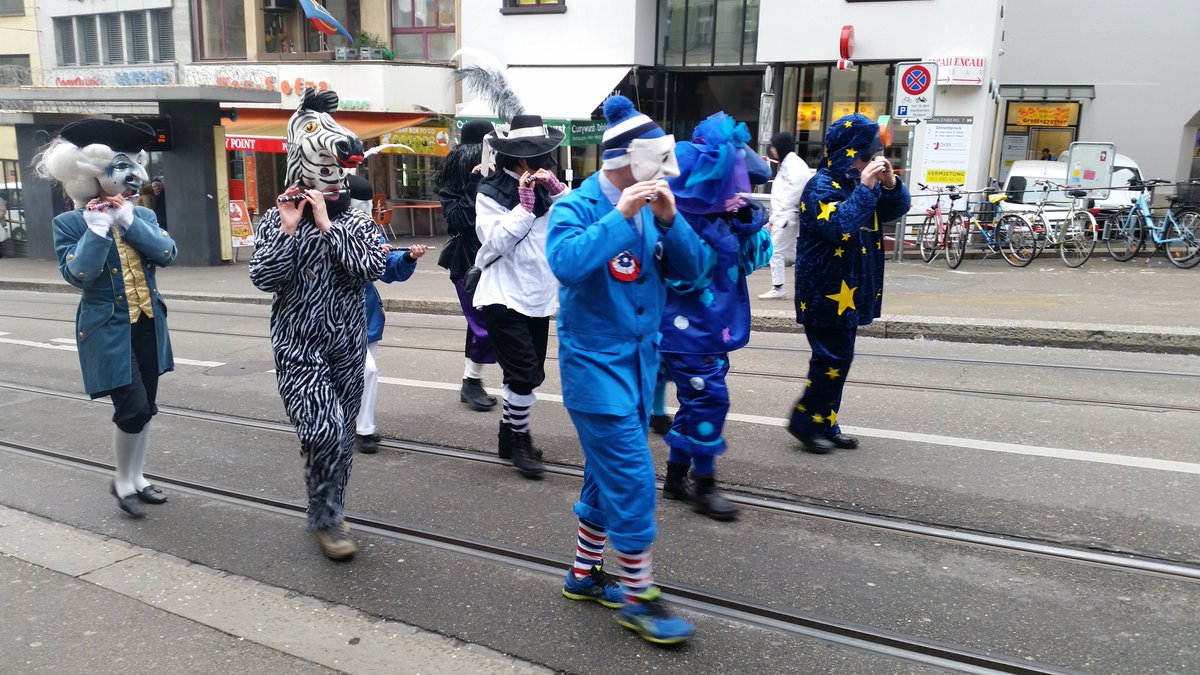 Eleanor_Proctor's tweet photo. #FasnachtBS https://t.co/EnFSu9GS5j