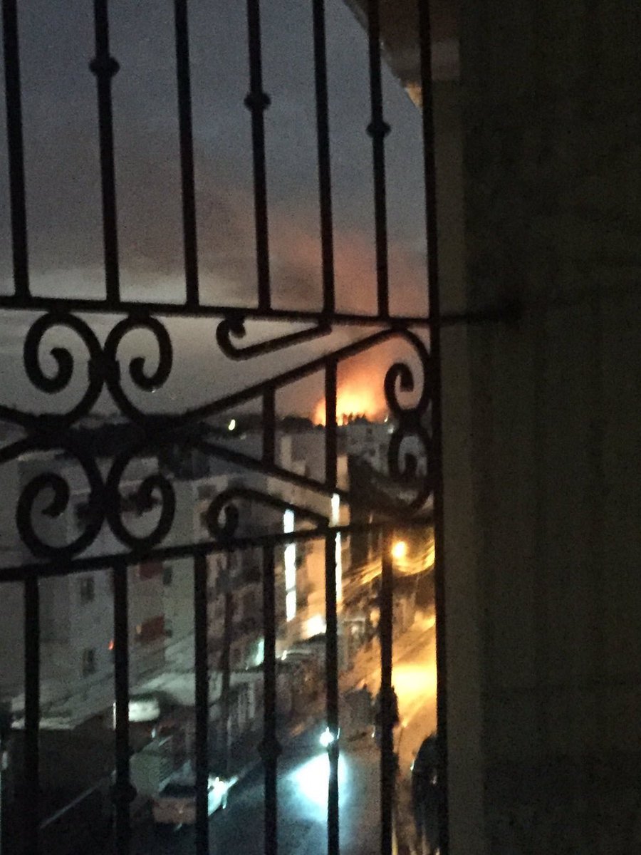 AliDavidD's tweet photo. @YolandaMart Los bomberos no se han hecho esperar. Aquí te mando 2 fotos https://t.co/shIap7emw8