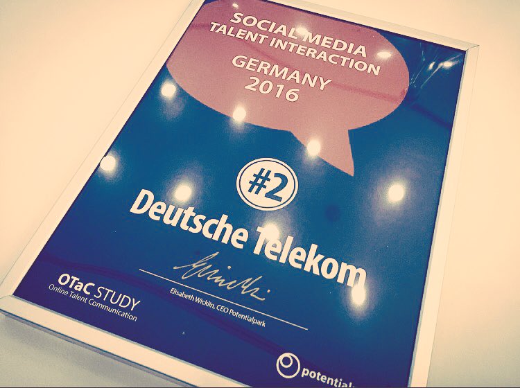 TelekomKarriere's tweet photo. Juhu!! Platz 2 für unsere #SocialMedia Kanäle 🎉 Wir sind happy und sagen DANKE 🙂 #OTaC2016 #telekomwall #telekom https://t.co/ZGxfANCDjr
