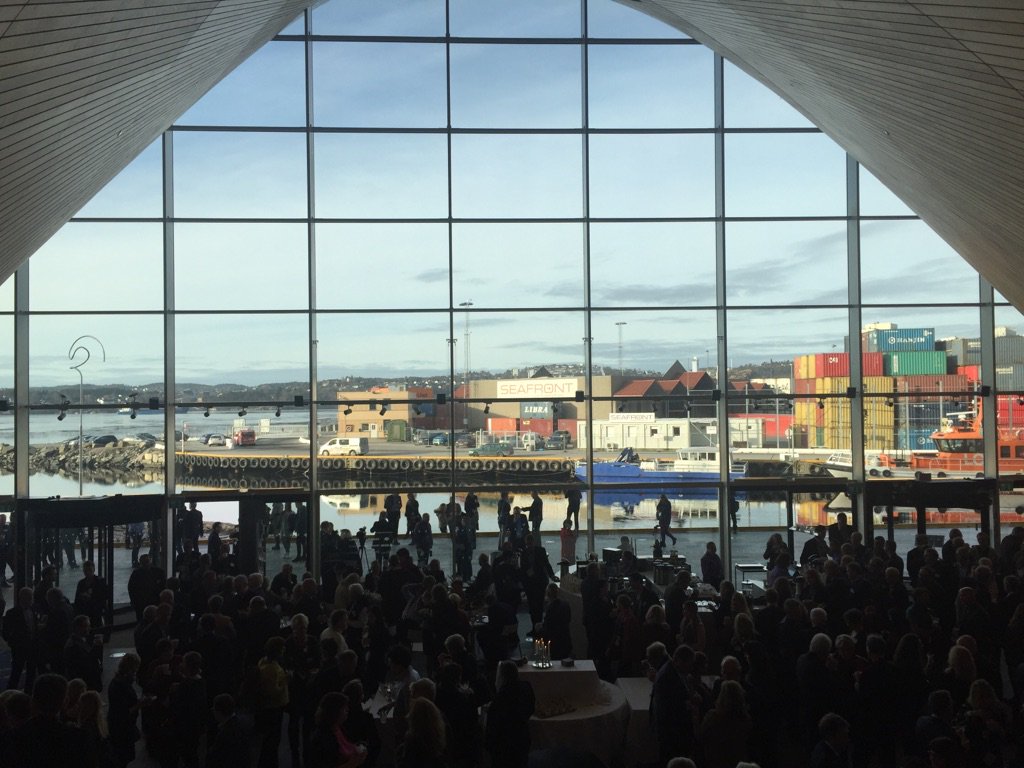 Kommuneforlaget's tweet photo. Interessante samtaler og innlegg om hvordan kommunene skal lykkes med integrering.Vi er utstiller #KPT2016 Kom innom https://t.co/vqzBSd68Wc