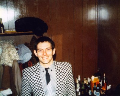#JBday Brad in his 2tone jacket, Specials dressing room USA tour 1980 <a href="/thespecials2/">The Specials 2</a> <a href="/horacepanterart/">Horace Panter</a> <a href="/lynvalgolding/">Lynval Golding</a>