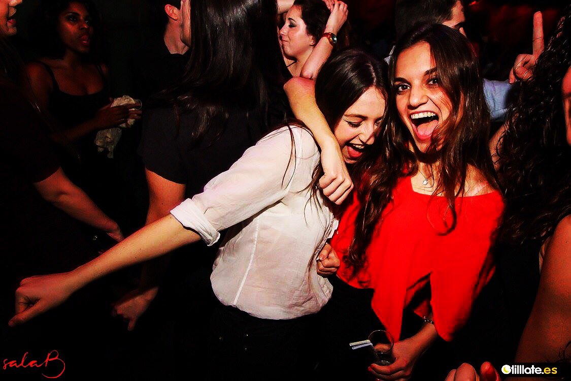 SalaB_244's tweet photo. Amb ganes de divendres? Nosaltres sí! 😃❤️💋 #sócdelaB #salaB https://t.co/K2SadJZ1RA