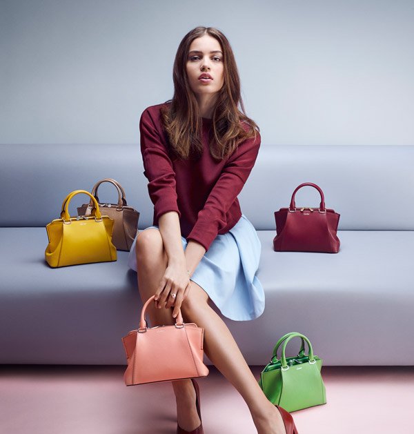 PasionLujo's tweet photo. Llega el Mini C de Cartier, la versión XS del bolso C de @Cartier https://t.co/PcG1qPdMcR #minibolso #cartier https://t.co/cue59KKkpr