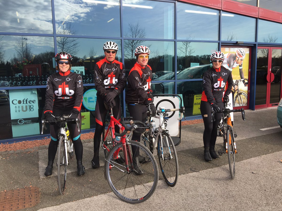BorntoBikeRT's tweet photo. Some of team are out this morning for long one! At least they are @OTESportsGB #fulled #wrappedup @btownbikes https://t.co/GpELchjFqq