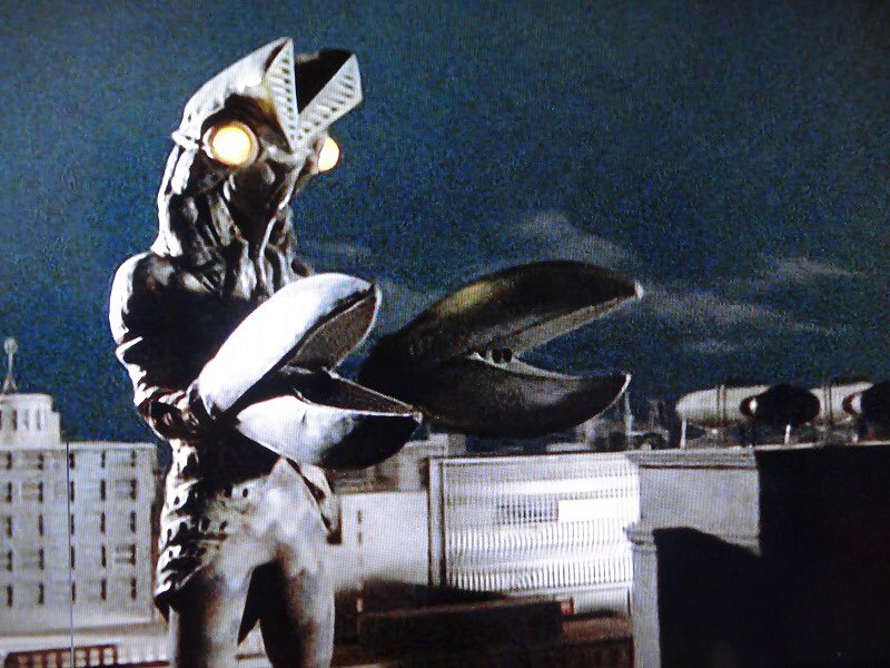 S Murakami ウルトラマン第2話 侵略者を撃て バルタン星人は 怪獣造形の傑作 好きなセリフ 競馬の中継じゃないんだから 電子計算機 M240惑星 当時の人口22億 今72 8億 T Co Hso7gnxnbg T Co Y4x7gjm7qe Twitter