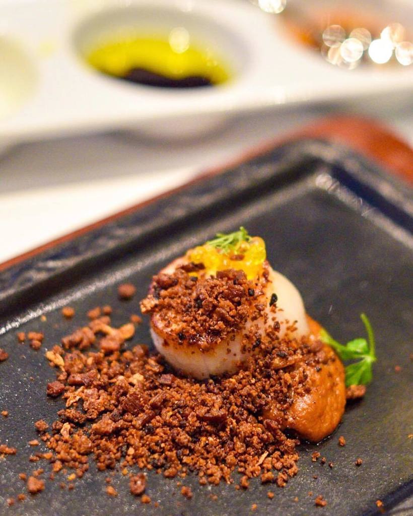 InstaSingapore's tweet photo. #Singapore #IonOrchard #Instapic by @theshutterwhale - Starting the dinner tasting at #PoolGrill (@SingaporeMarriot… https://t.co/hyGTmFW0ZD