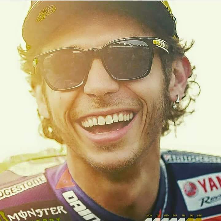 AriannaPistillo's tweet photo. Buon Compleanno Leggenda! 💛💙
@ValeYellow46 
@Box_Official46 https://t.co/1P1VCEr2uw