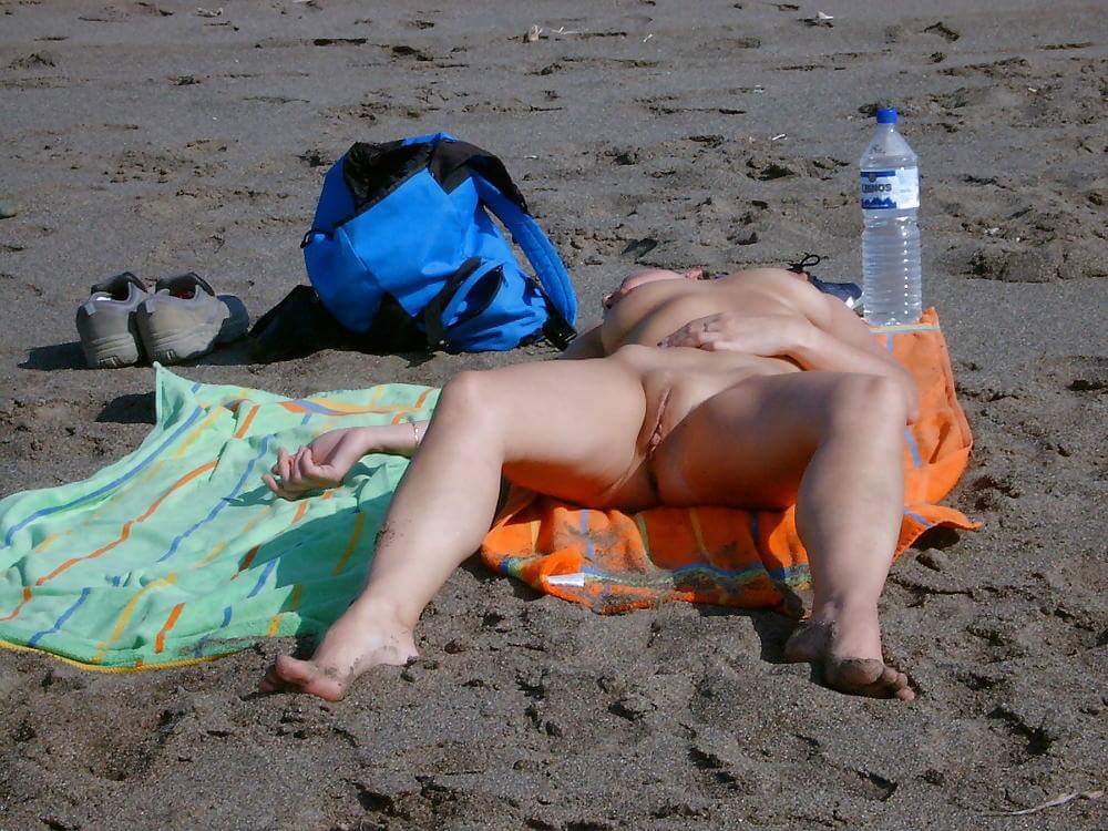 FotoHot3's tweet photo. Al mare così ! https://t.co/3SRGVtoRCr