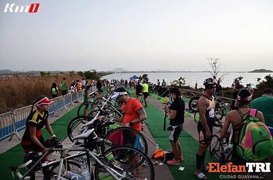 Puroeventos's tweet photo. Zona de Transicion #ElefanTri
Montaje→@proes3 https://t.co/PY8m9Z9yaf