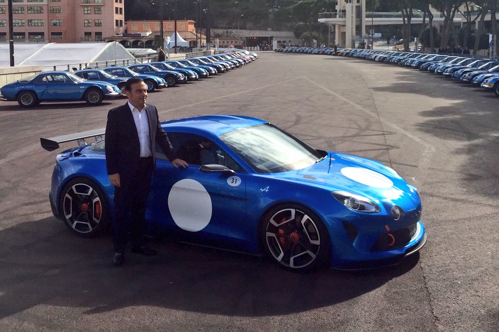 AUTOcult_fr's tweet photo. Carlos Ghosn, PDG de @Groupe_Renault arrive à la conférence #AlpineIsBack en #AlpineCelebration. https://t.co/FueHw6a2Hd