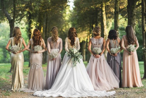 bit.ly/20GNQKU Our fantastic guide to help you choose your perfect #wedding dress.. #brides to be.