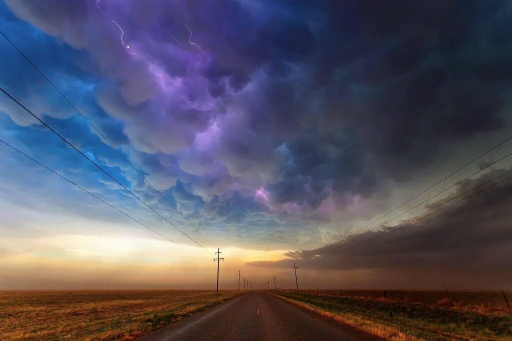 klikklikMe's tweet photo. Stunning storm! #weather https://t.co/THGZhsAv84