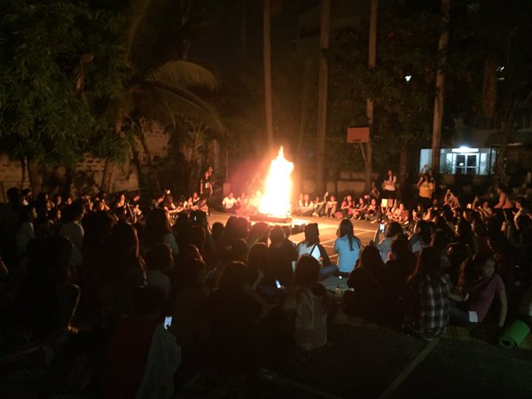 dcanssc1516's tweet photo. Bonfire. The Burning of Sins and Saying Sorry and Thank You #DcanAdoNi2k16 https://t.co/WJPr6b1mtz