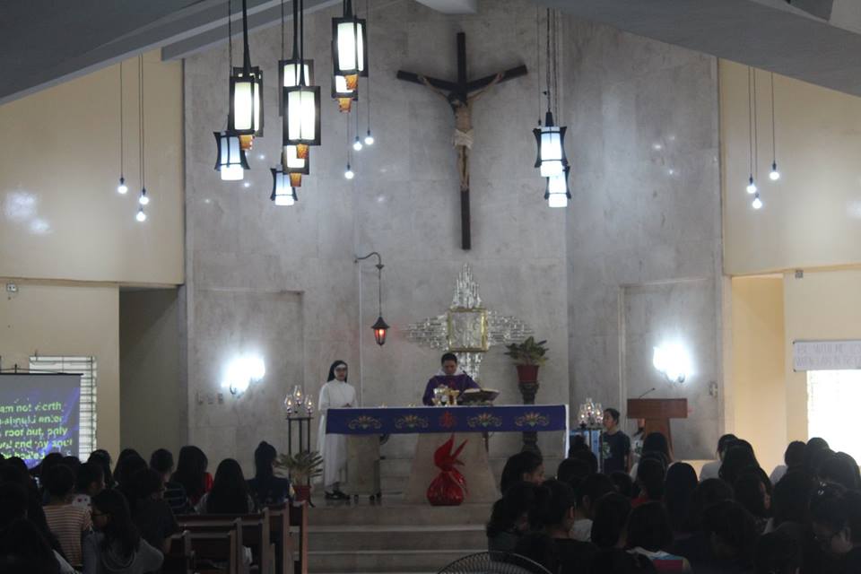 dcanssc1516's tweet photo. Mass celebrated by Father Jeffrey Aytona, OP #DcanAdoNi2k16 https://t.co/Lj1noM52Iz