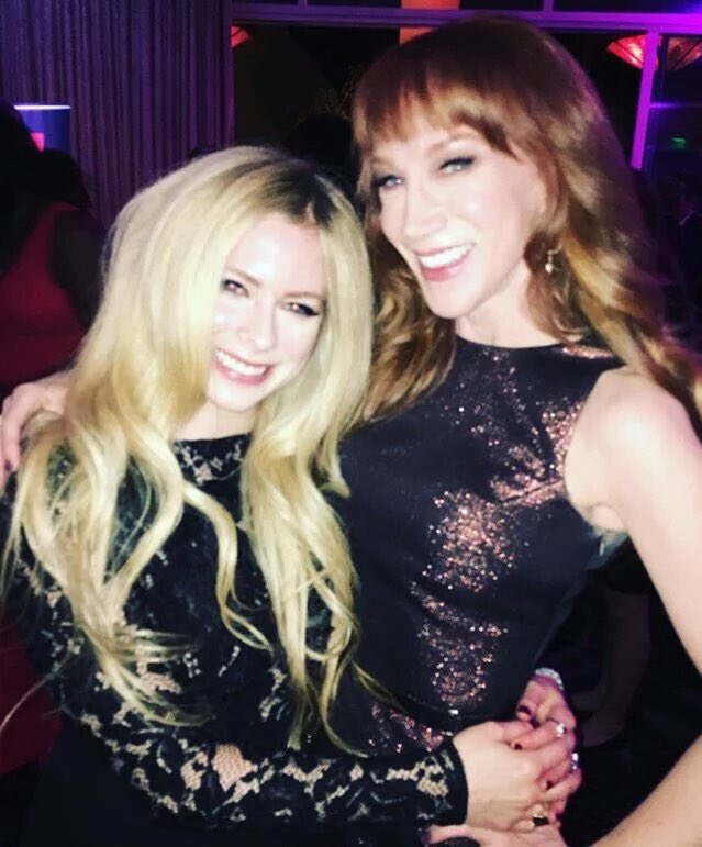 thekittyavril's tweet photo. {New pics} @AvrilLavigne posted these pictures from Pre-Grammy's Party in your instagram. ✨☺️ https://t.co/X8s8gevRnC