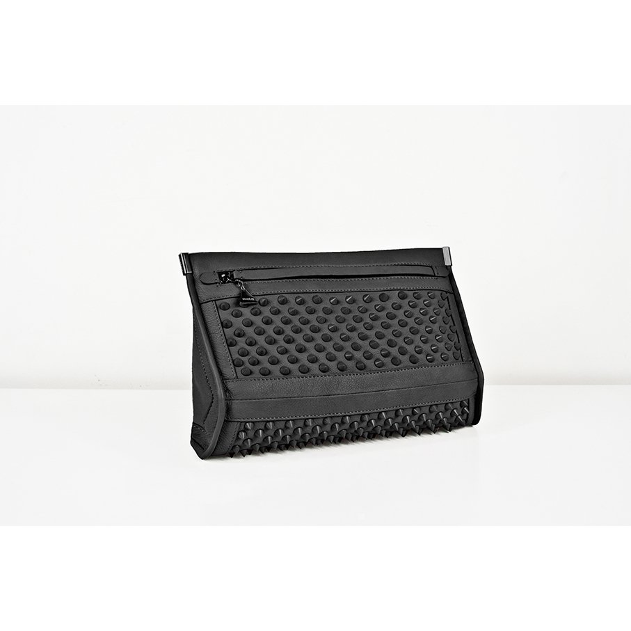 GoldenLaneBag's tweet photo. G O L D E N L A N E  studs clutches in steel grey, beige and black https://t.co/o9uLIl5xBU