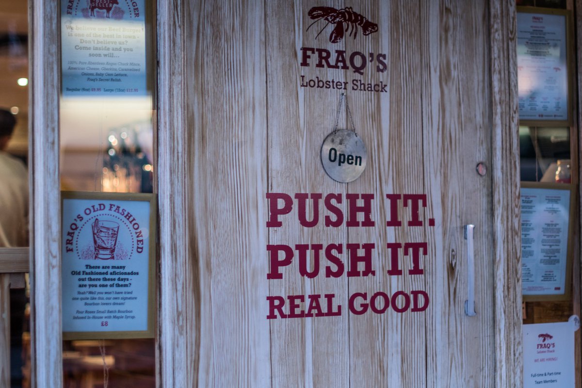 fraqslobster's tweet photo. Its Chilly today... #PushItRealGood and Come Inside! https://t.co/93TEZnfcE2