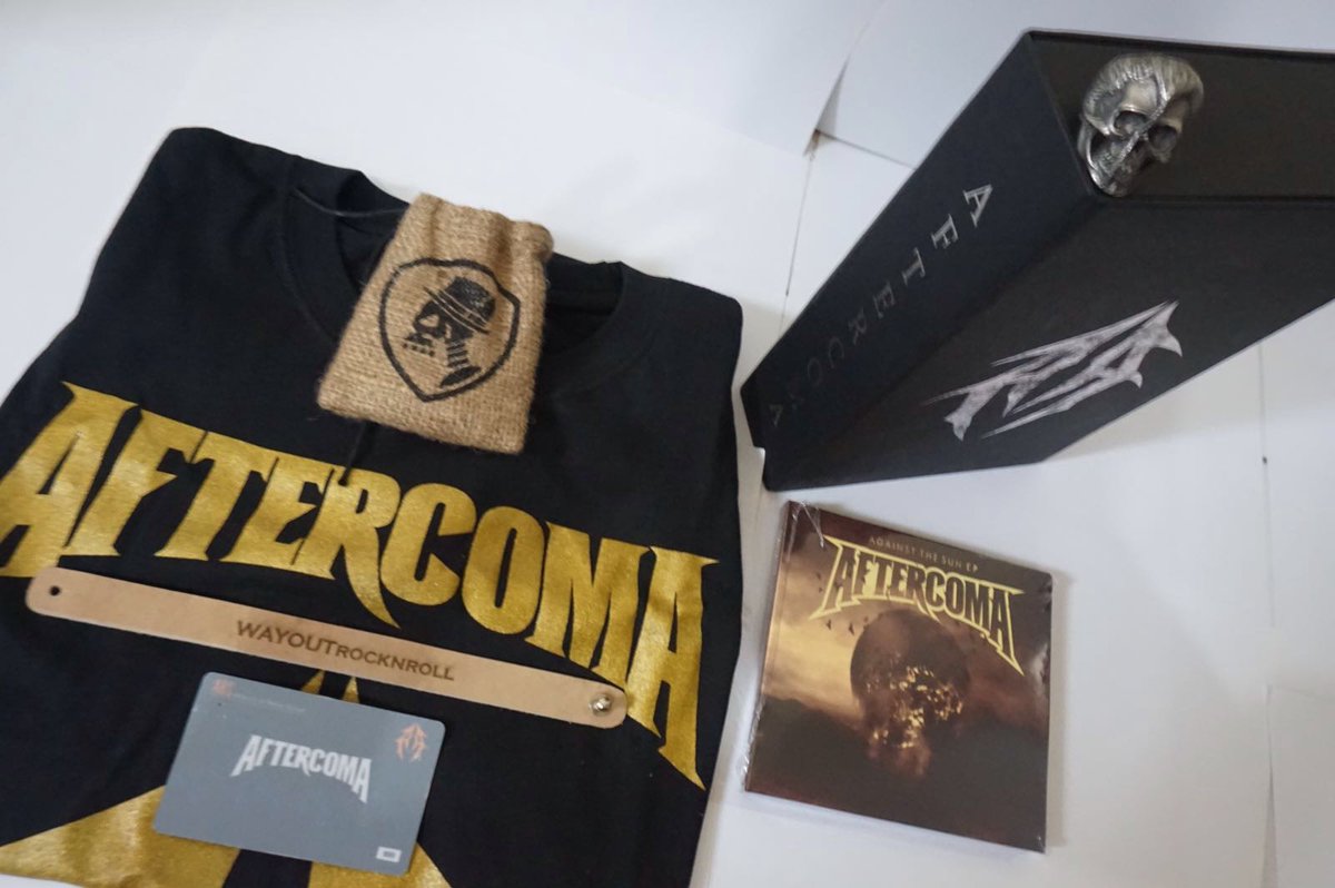 Sisa beberapa Cincin lagi sebagai bonus dalem boxset against the sun kita. Harga : Rp.230.000. Hp : +6285794754666