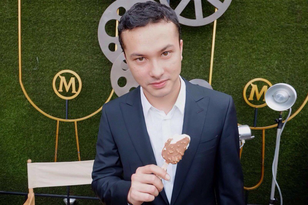 Meeehh RT <a href="/nicsap/">Nicholas Saputra</a>: Nantikan kehadiran momen kenikmatan klasik bersama <a href="/MyMagnumID/">Magnum Indonesia</a> di #AADC2 #MagnumAADC "