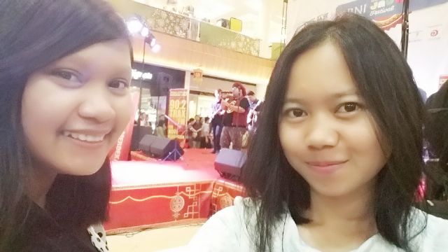 evariyani's tweet photo. @TRAXfmSMG Jazz in The Mall #ultahjitm #ultahJITM https://t.co/thxI2dJXOb