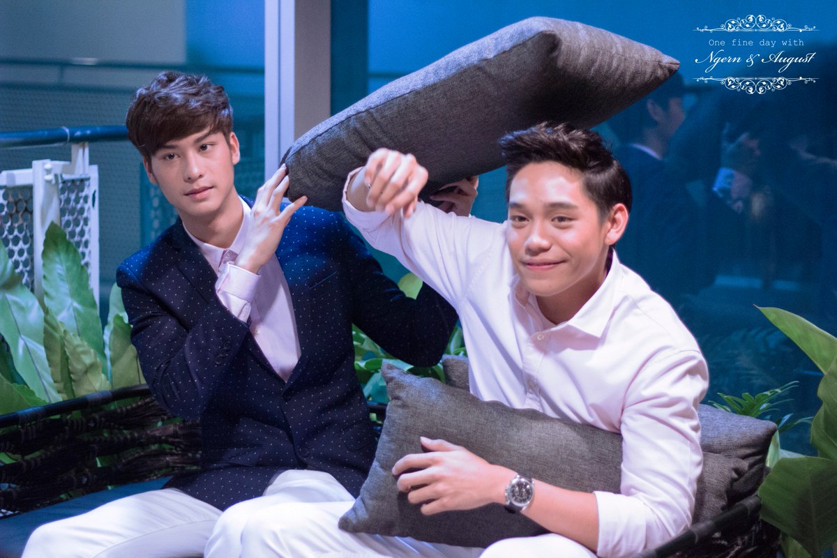 ngagchannel's tweet photo. ดีส อิส อะ วออออออออออออออออ ( •̀ω•́ )σ 
#OnefinedaywithNgAg 
#ทีมเงินออกัส https://t.co/wrOANApysD