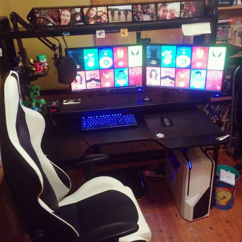 FriendlyFireBro's tweet photo. Here is a look behind the scenes of @Casual_Aces PC setup. Wanna see more? #FriendlyFireBros #PCsetup #DualMonitors https://t.co/6pMOph1log