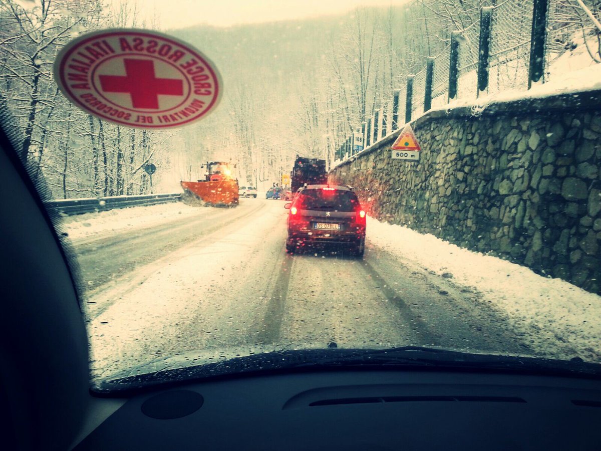 Chi viaggia verso #Francia, Colle di Tenda, prestare massima prudenza causa neve. #maltempo #sicurezzastradale