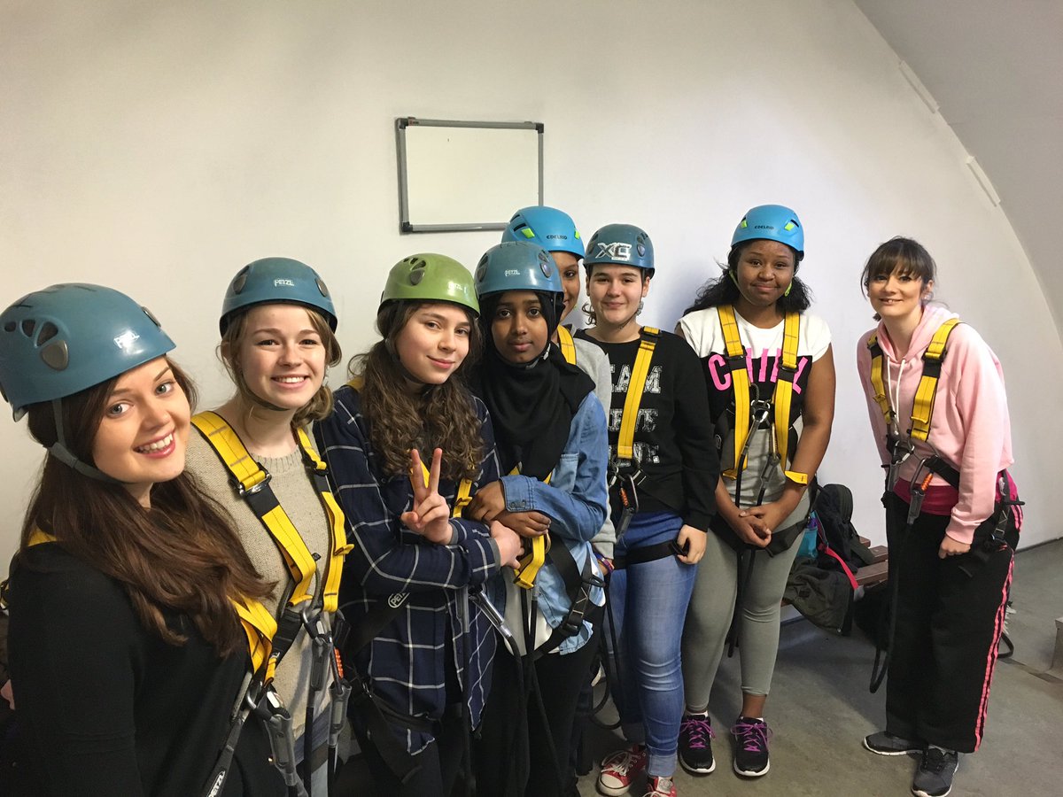 SpaceProjectUK's tweet image. Team fabulous with @JemimahW and @MariaLNorman #bringiton #highropes