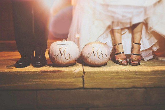 lovedupnorth's tweet photo. So much #pretty inspiration in yesterday's real #wedding on the blog: https://t.co/4xlFwvjjKs @LartingtonHall #love https://t.co/i85rgV37Iy