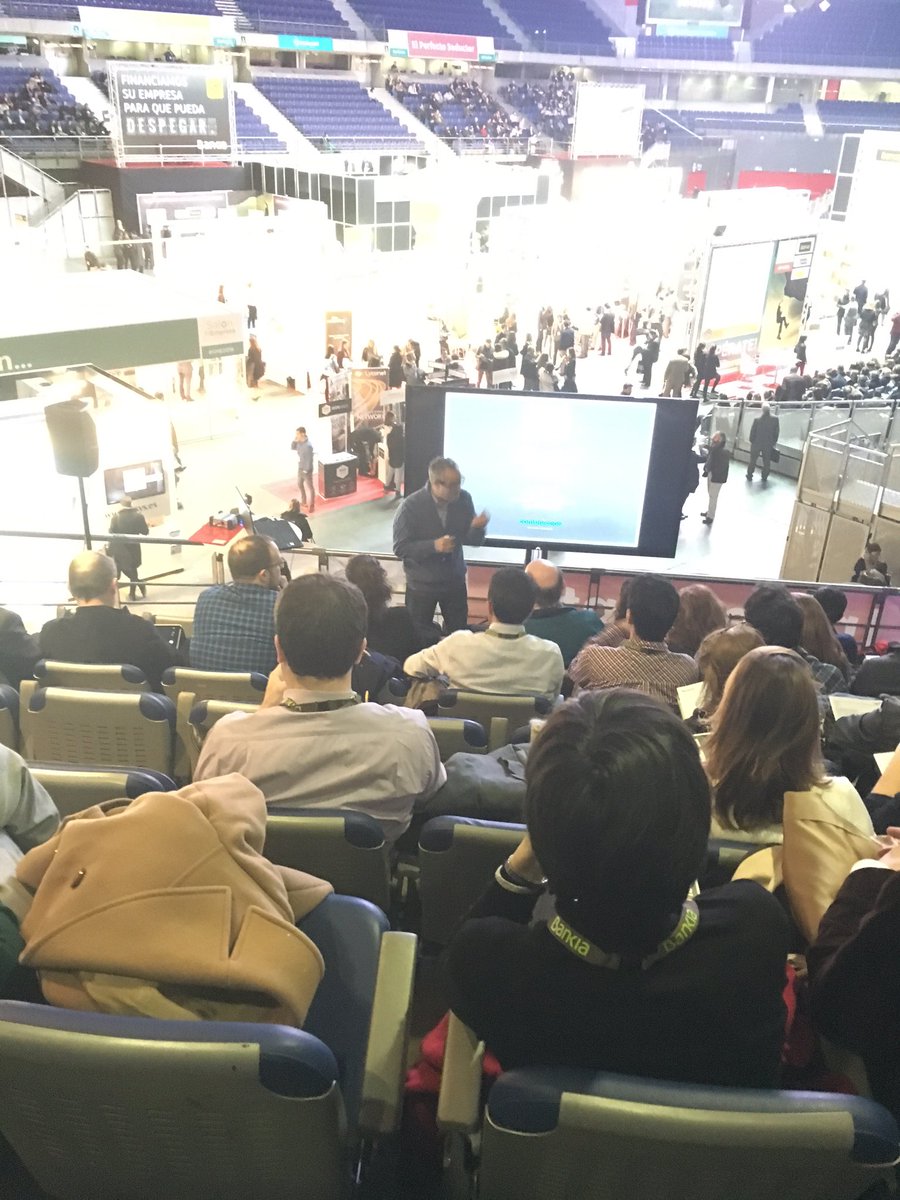 sorayapa's tweet photo. "Las empresas más innovadoras son las que más mujeres tienen en puestos de liderazgo" @felixlozano en #SME2016 https://t.co/d4XEHeBZSS