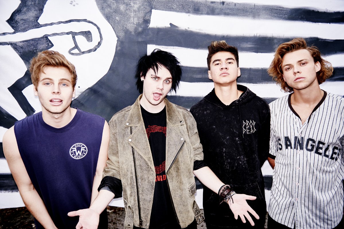 TheO2's tweet image. How would you like to MEET @5SOS in April?! RT and we'll pick a winner on Sunday 💃 😍bit.ly/1oml98z
