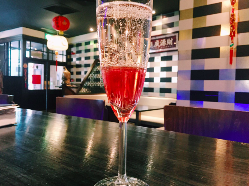 CentralCY's tweet photo. Our most chic #cocktailoftheweek contains gin, elderflower, raspberry liqueur and prosecco. Classy, right? https://t.co/XsAJz0MToz