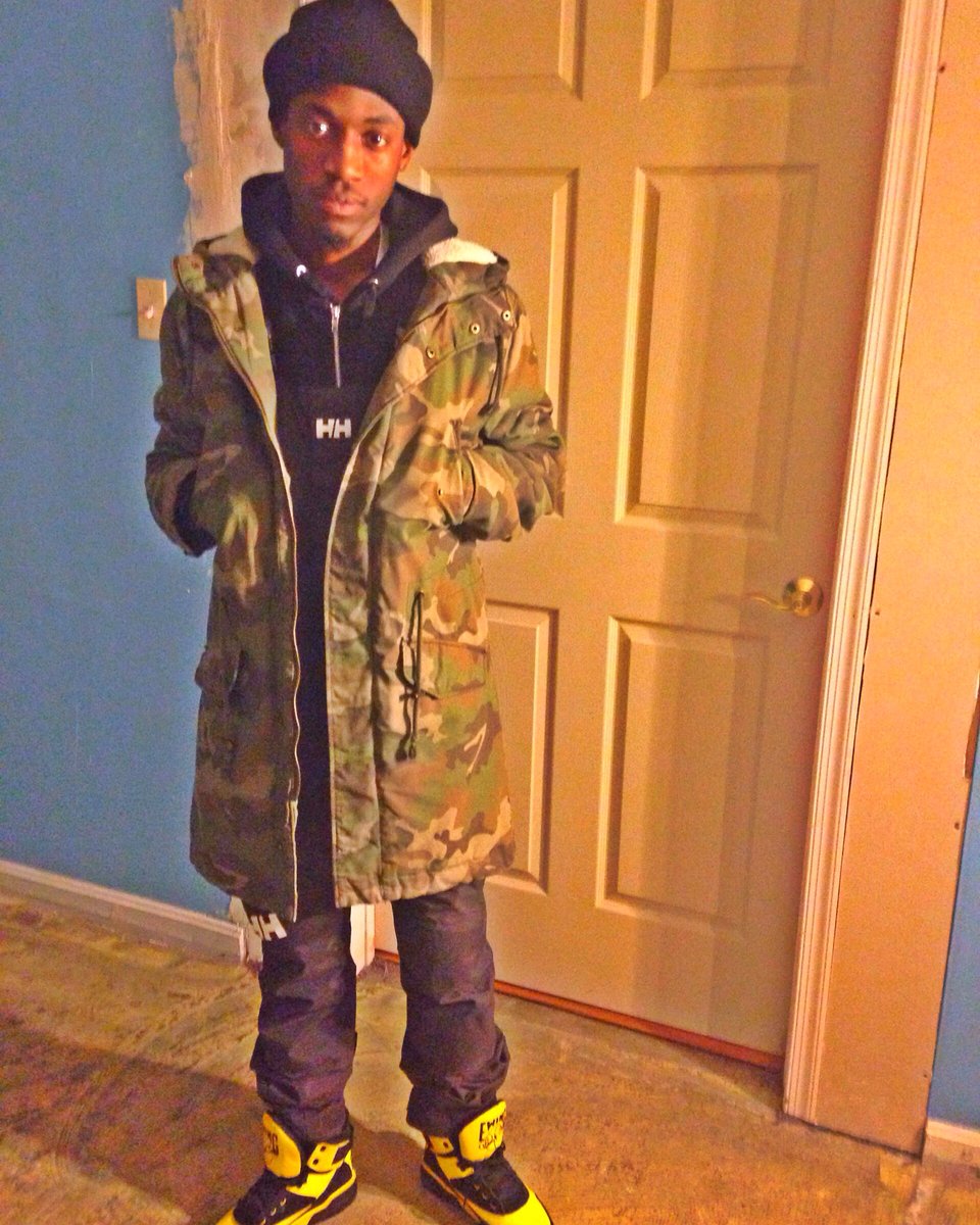 ThaRealOne_'s tweet photo. When I Get Dem Pounds🙌🏽 , I Promise To Stick &amp; Move💯💯 https://t.co/gWQo0UIF4e