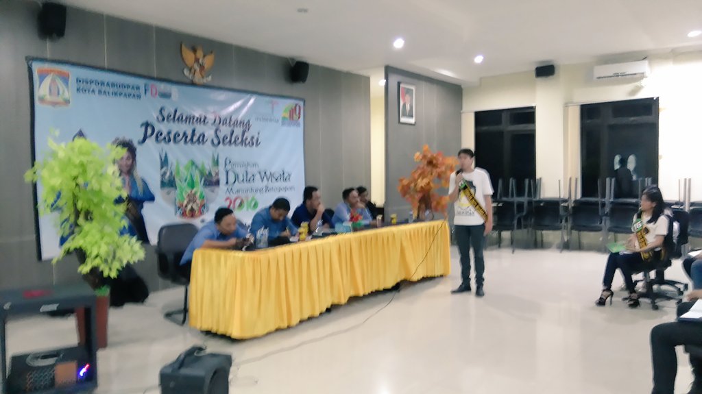 KotaBalikpapan's tweet photo. #EventBPN Now, sesi tanya-jawab Calon Duta Wisata @FDWB_BPN. Ada Meidi, Riza, dan Isa. Dijawab oleh Ariza Oktovialdi https://t.co/t9QUwGPHfp