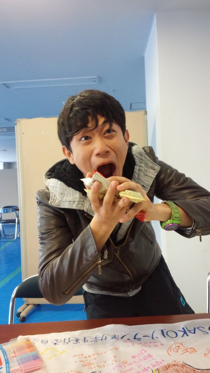 北海道大学バンザイ魂 Pa Twitter バンザイブログ更新しました さっぽろ雪まつり2週目です プロフードファイター アンジェラ佐藤 さんに バンザイ魂代表が挑戦 15分豚丼対決の勝負の行方は T Co Qvnp9lxjl2 T Co X8jvicmh5d