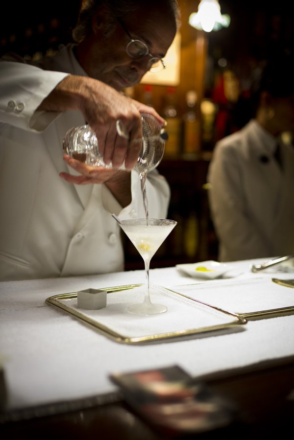 DryMartiniJDLM's tweet photo. El glosario esencial que todo amante del cocktail debe conocer #DryTips #JavierdelasMuelas https://t.co/29B8ZmVhHK https://t.co/1W5Loxt01H