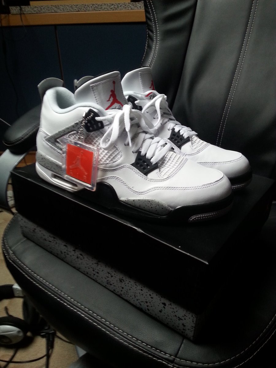 Sable_Abi's tweet photo. Got those OG 4s https://t.co/Si8Z5a7ERj