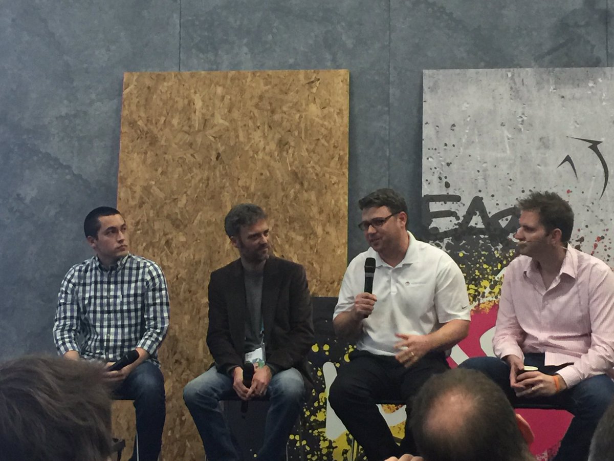 pitchandyaws's tweet photo. The why what's and how's of DevOps with @MorpheusData #CLEUR https://t.co/ZHihQuTISW