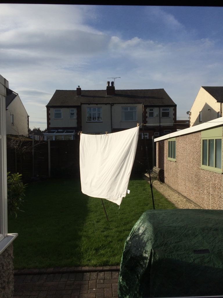 sherlls's tweet image. It's the little things. 🌤💨 #cleanbedding #linedried