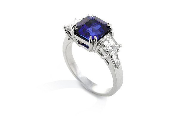LiveDiamonds's tweet photo. 4.30 Ct Sapphire and Diamond Ring
Regular price $ 39,999 Sale price $ 15,999 https://t.co/rXvVY8GsWS