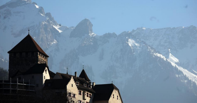 Liechtenstein, il paradiso dei denti finti linkiesta.it/it/article/201…