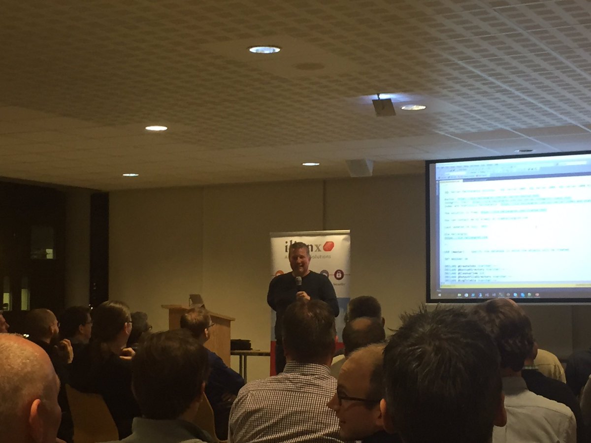 ssisjoost's tweet image. Volle zaal bij #Powershell & Ola Hallengren door @AndreKamman op PASS avond bij @ilionx ola.hallengren.com