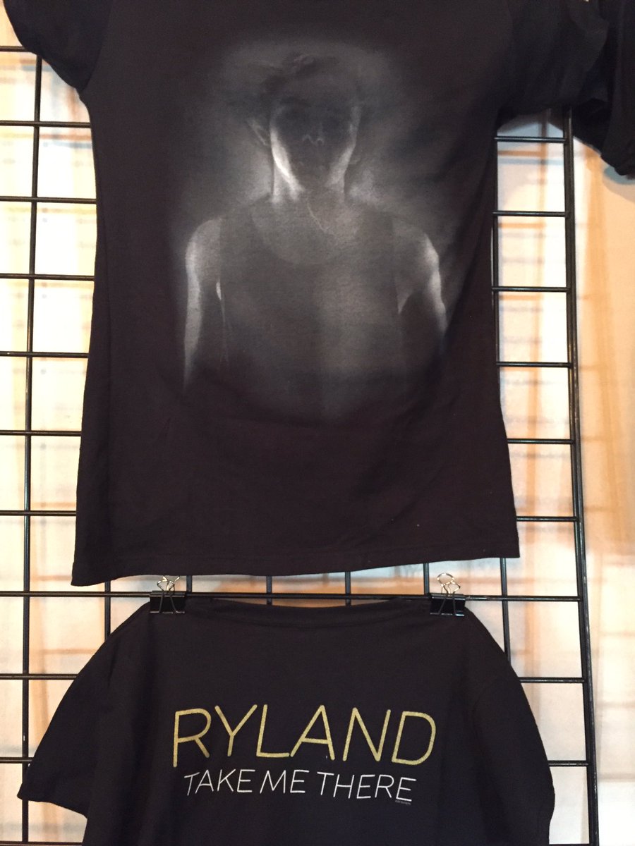 rylandlynch's tweet photo. New shirt is kinda dope!!! 
#TakeMeThere https://t.co/5g7Iet6ajC