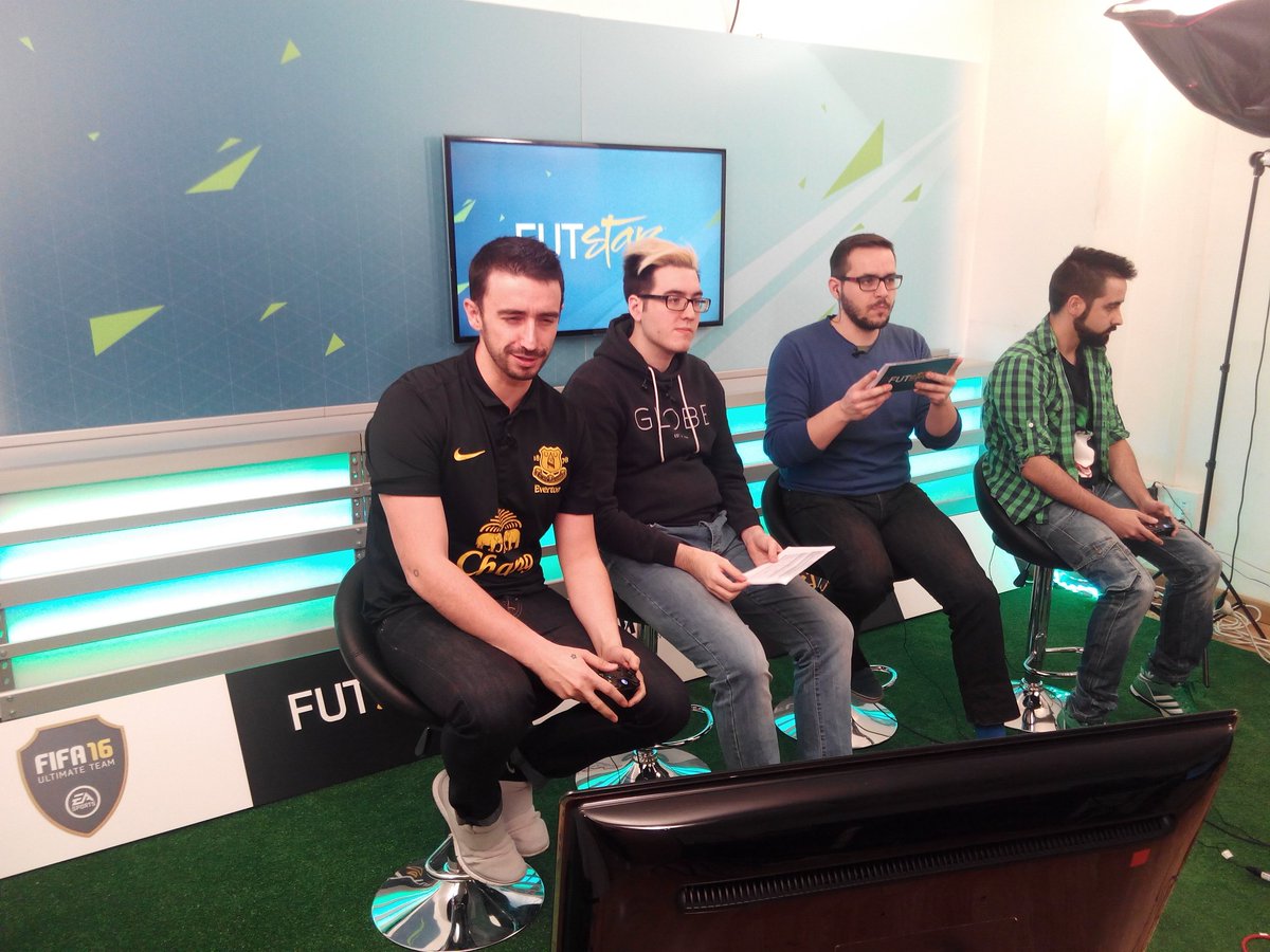 LVPes's tweet photo. Turno de @toniemcee y de @DavidLineas
Sigue el segundo partido de #FUTStars1 en https://t.co/tdpN4GQLYU https://t.co/G910QMHBLF